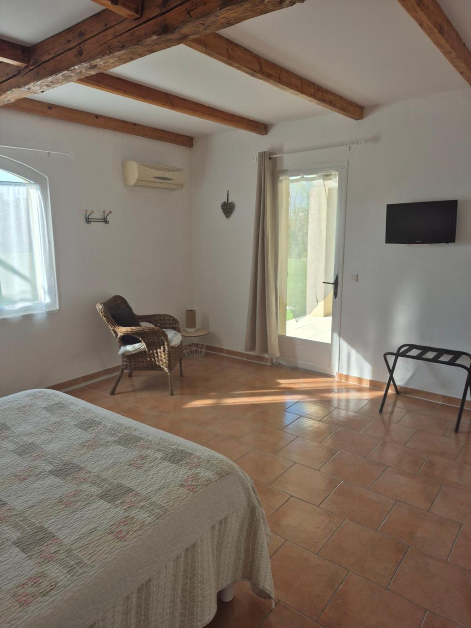 Mas Clement - Chambre Et Table D'Hotes L'Isle-sur-la-Sorgue Exterior photo